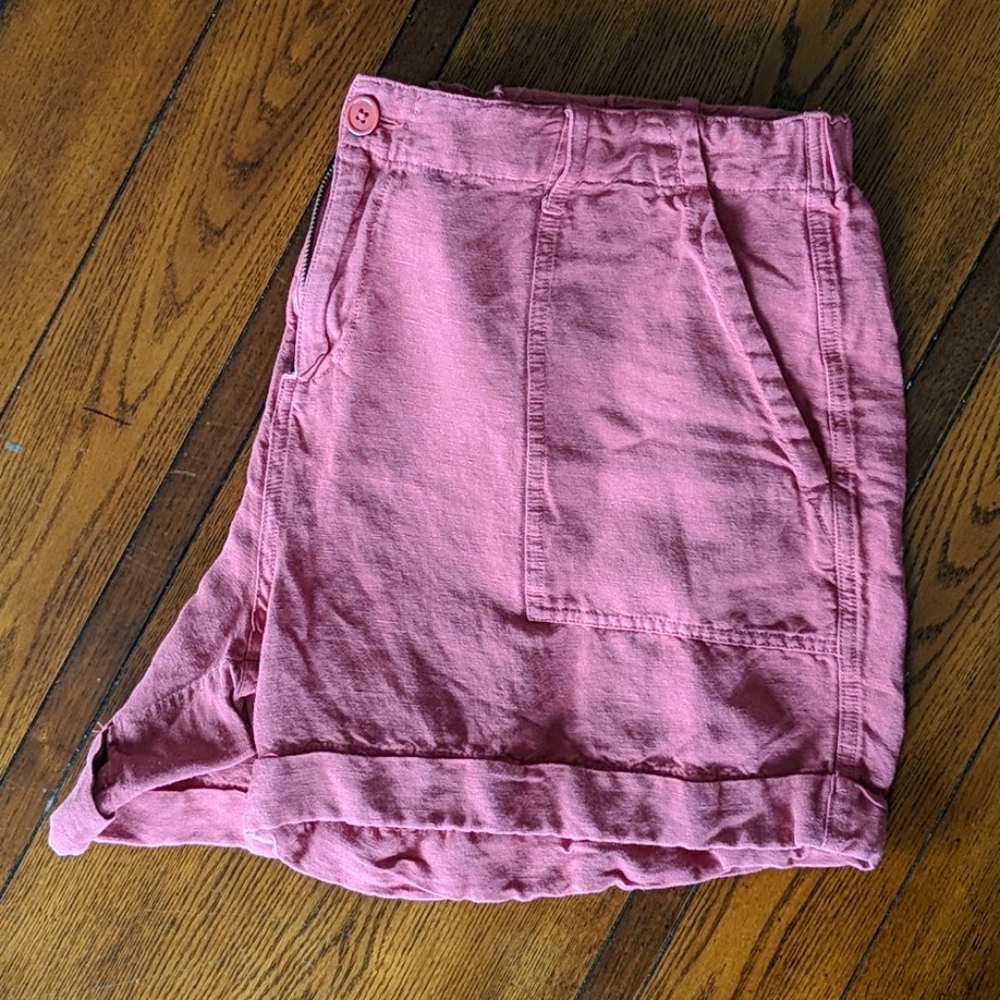 Coral cargo type shorts with cuffed bottom
